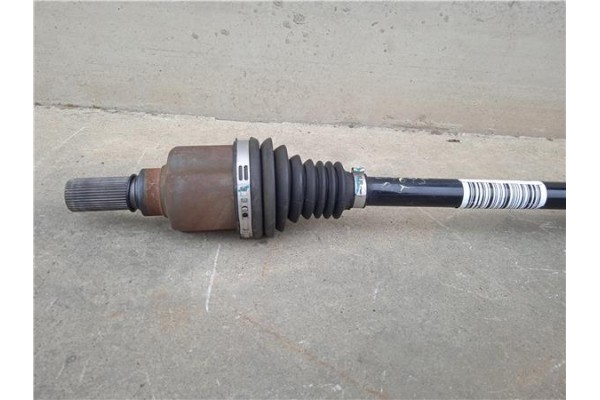 Recambio de palier delantero izquierdo para peugeot 3008 1.5 gt line referencia OEM IAM 9831666480  