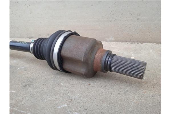 Recambio de palier delantero izquierdo para peugeot 3008 1.5 gt line referencia OEM IAM 9831666480  