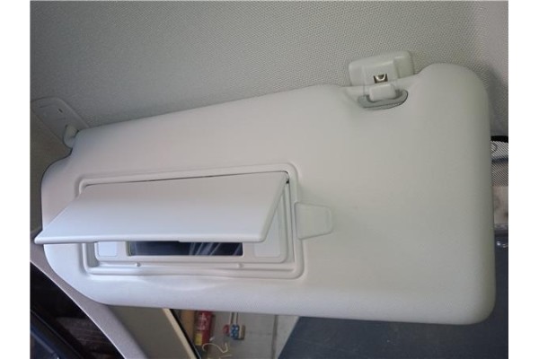 Recambio de parasol izquierdo para peugeot 3008 1.5 gt line referencia OEM IAM 98284444PR  