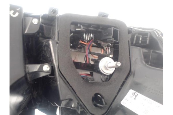 Recambio de piloto trasero derecho para peugeot 3008 1.5 gt line referencia OEM IAM 9810477780  