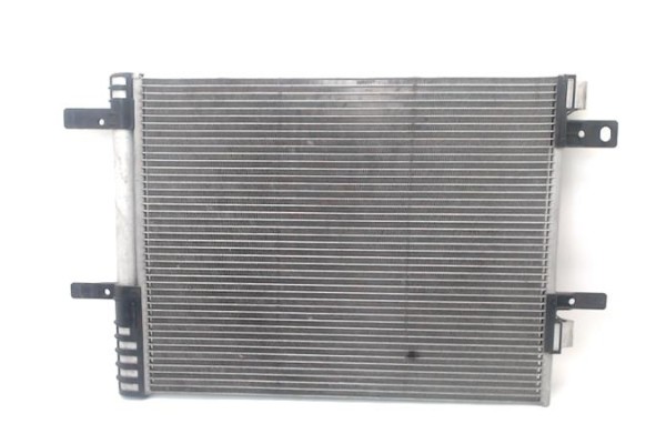 Recambio de radiador aire acondicionado para peugeot 3008 1.5 gt line referencia OEM IAM 9817275680  