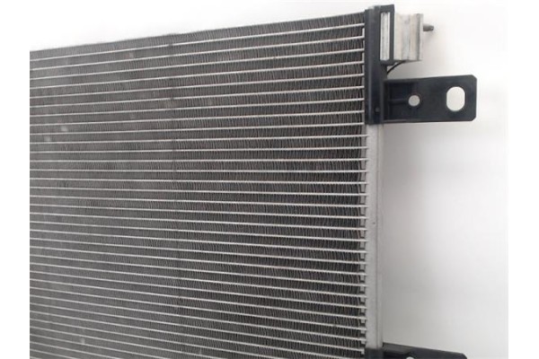 Recambio de radiador aire acondicionado para peugeot 3008 1.5 gt line referencia OEM IAM 9817275680  