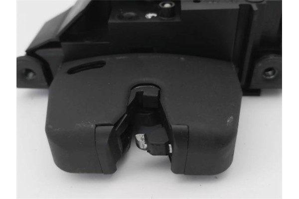Recambio de cerradura porton para citroen c4 berlina 1.6 exclusive referencia OEM IAM 9684648680  