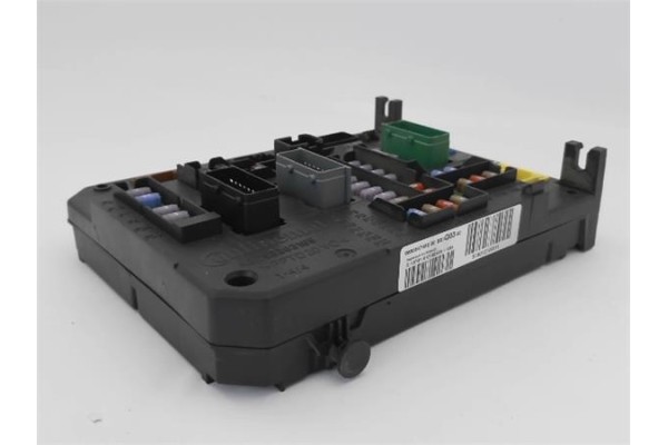 Recambio de caja fusibles/rele para citroen c4 berlina 1.6 exclusive referencia OEM IAM 9665547480  