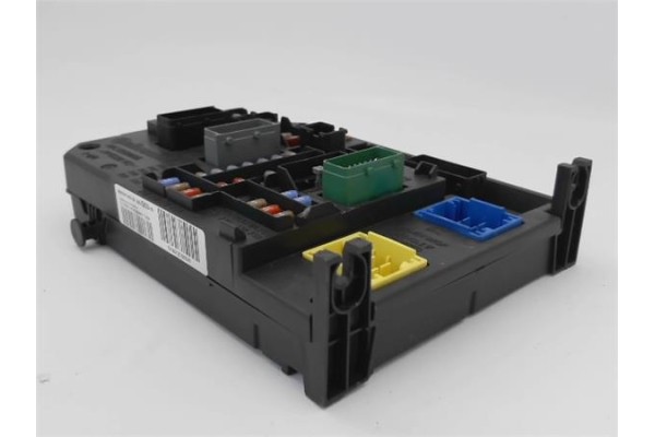 Recambio de caja fusibles/rele para citroen c4 berlina 1.6 exclusive referencia OEM IAM 9665547480  