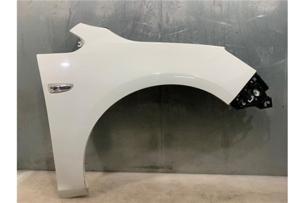 Recambio de aleta delantero derecha para opel astra j berlina 5p 1.6 excellence referencia OEM IAM   