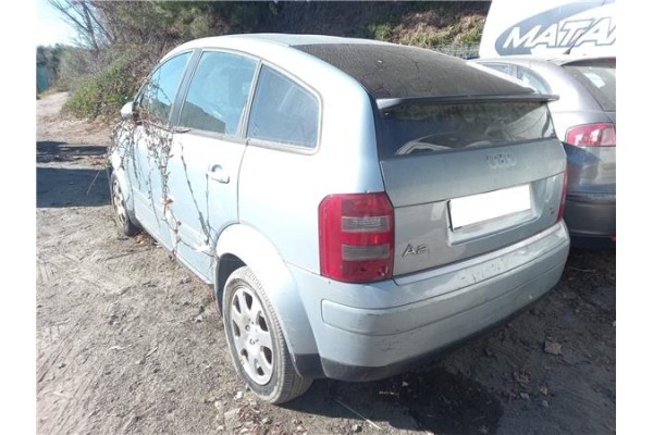audi a2 (8z)(2000) del año 