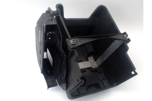 Recambio de soporte bateria para ford fiesta vi 1.25 referencia OEM IAM 8V2110723AD  
