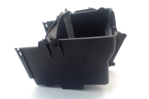 Recambio de soporte bateria para ford fiesta vi 1.25 referencia OEM IAM 8V2110723AD  
