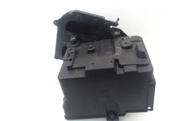 Recambio de soporte bateria para ford fiesta vi 1.25 referencia OEM IAM 8V2110723AD  