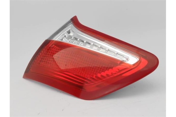 Recambio de piloto interior derecho para citroen c4 berlina 1.6 exclusive referencia OEM IAM 745000000 9672155480 