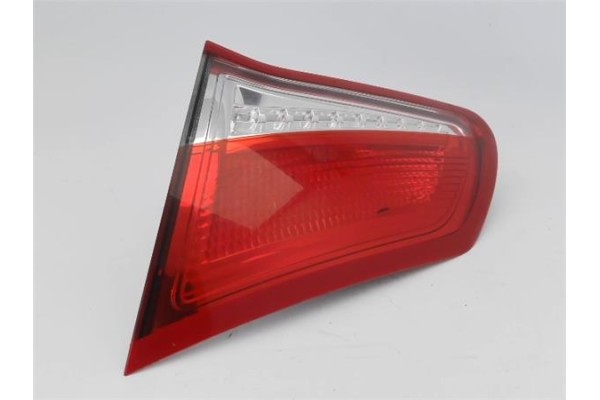 Recambio de piloto interior derecho para citroen c4 berlina 1.6 exclusive referencia OEM IAM 745000000 9672155480 
