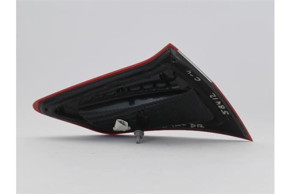 Recambio de piloto interior derecho para citroen c4 berlina 1.6 exclusive referencia OEM IAM 745000000 9672155480 