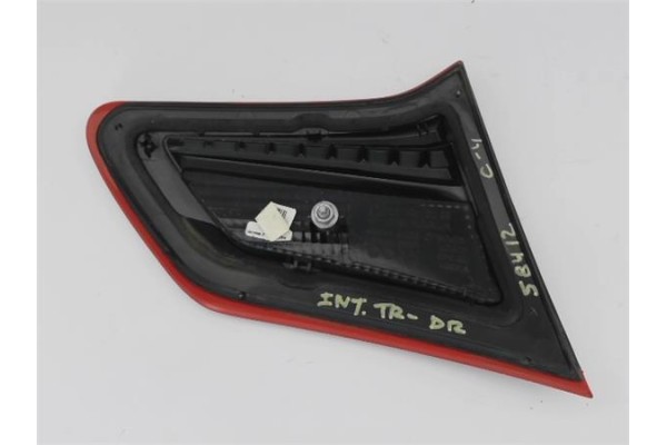 Recambio de piloto interior derecho para citroen c4 berlina 1.6 exclusive referencia OEM IAM 745000000 9672155480 