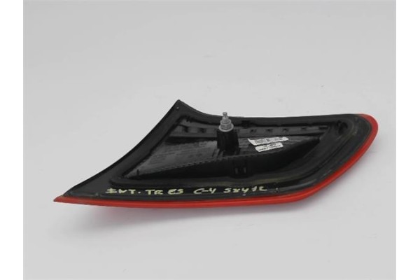 Recambio de piloto interior izquierdo para citroen c4 berlina 1.6 exclusive referencia OEM IAM 74500000 9672155880 
