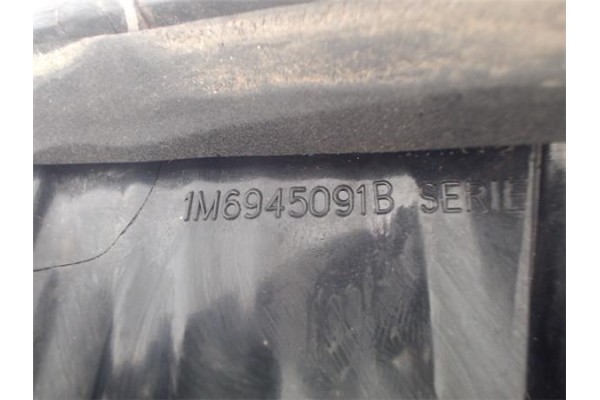 Recambio de piloto porton trasero izquierdo para seat leon (1m1) 1.9 tdi referencia OEM IAM 1M6945091B  