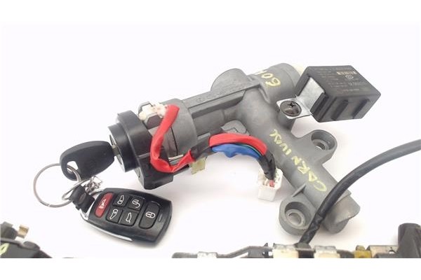 Recambio de llave para kia carnival 2.9 crdi referencia OEM IAM 819104D020 95420H1000 