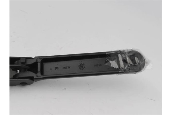 Recambio de brazo limpiaparabrisas delantero derecho para audi a3 sportback (8pa) 2.0 tdi ambiente referencia OEM IAM 8P1955408 
