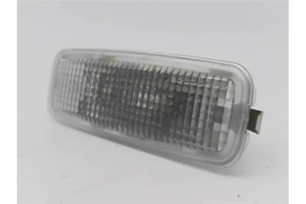 Recambio de piloto matricula trasero derecho para audi a3 sportback (8pa) 2.0 tdi ambiente referencia OEM IAM 4E0947105  