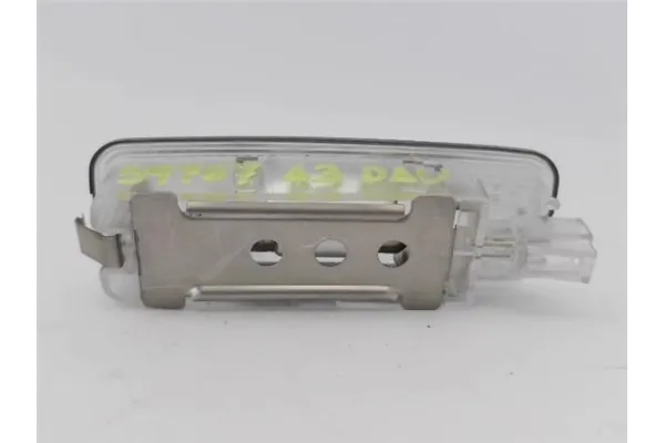 Recambio de piloto matricula trasero derecho para audi a3 sportback (8pa) 2.0 tdi ambiente referencia OEM IAM 4E0947105  