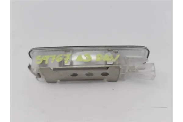 Recambio de piloto matricula trasero derecho para audi a3 sportback (8pa) 2.0 tdi ambiente referencia OEM IAM 4E0947105  