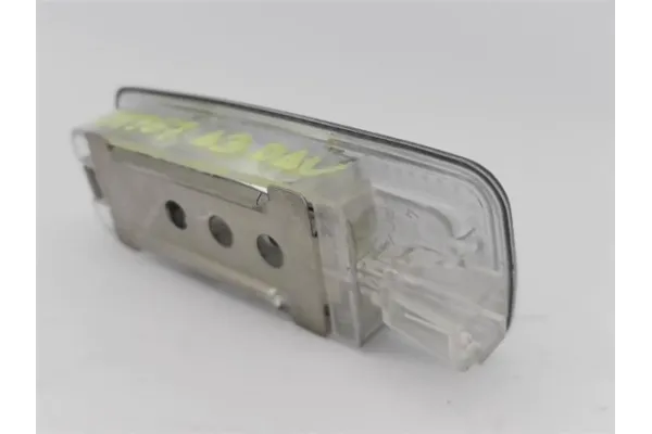 Recambio de piloto matricula trasero derecho para audi a3 sportback (8pa) 2.0 tdi ambiente referencia OEM IAM 4E0947105  