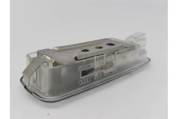 Recambio de piloto matricula trasero derecho para audi a3 sportback (8pa) 2.0 tdi ambiente referencia OEM IAM 4E0947105  
