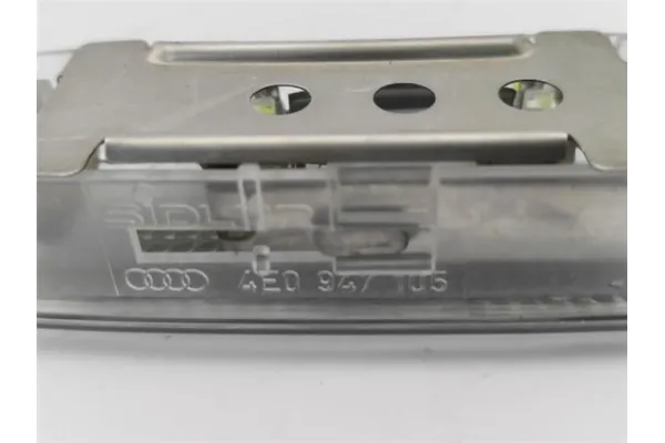 Recambio de piloto matricula trasero derecho para audi a3 sportback (8pa) 2.0 tdi ambiente referencia OEM IAM 4E0947105  