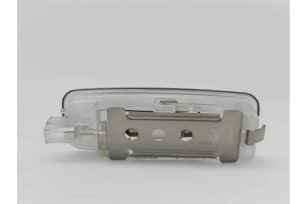 Recambio de piloto matricula trasero izquierdo para audi a3 sportback (8pa) 2.0 tdi ambiente referencia OEM IAM 4E0947105  