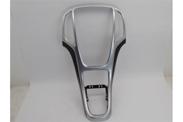 Recambio de embellecedor consola central para opel astra j berlina 5p 1.6 excellence referencia OEM IAM   