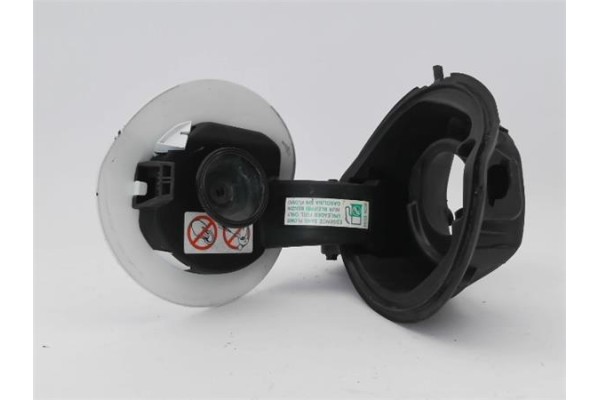 Recambio de tapa exterior combustible para citroen c4 berlina 1.6 exclusive referencia OEM IAM 1518F9  
