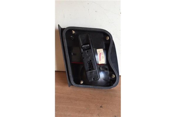 Recambio de piloto trasero derecho para volvo s70 berlina 2.0 referencia OEM IAM 9157009  