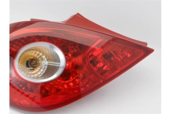 Recambio de piloto trasero izquierdo para opel corsa d 1.3 cdti referencia OEM IAM 13186350 89038960A 