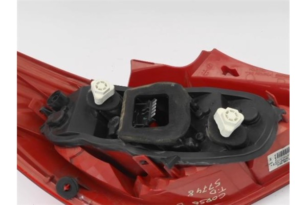Recambio de piloto trasero derecho para opel corsa d 1.3 cdti referencia OEM IAM 89038961A  