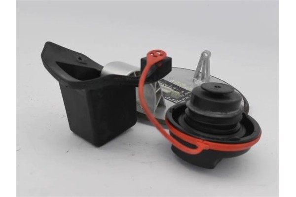 Recambio de tapa exterior combustible para opel corsa d 1.3 cdti referencia OEM IAM 13183307 44000102 