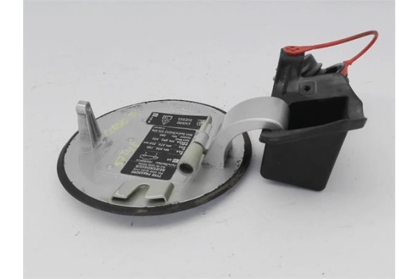Recambio de tapa exterior combustible para opel corsa d 1.3 cdti referencia OEM IAM 13183307 44000102 