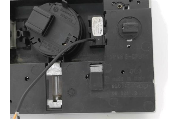 Recambio de luz delantero central techo para seat leon (1p1) 2.0 fr referencia OEM IAM 6Q0947106BY20  