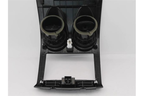 Recambio de embellecedor consola central para nissan qashqai (j10) 1.6 360 referencia OEM IAM P70381A77100 K77710 