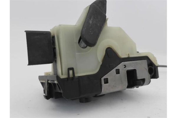 Recambio de cierre electromagnetico delantero derecho para citroen c4 berlina 1.6 exclusive referencia OEM IAM 9136GR  