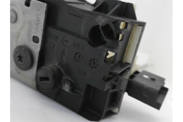 Recambio de cierre electromagnetico delantero derecho para citroen c4 berlina 1.6 exclusive referencia OEM IAM 9136GR  