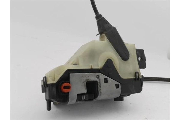Recambio de cierre electromagnetico trasero izquierdo para citroen c4 berlina 1.6 exclusive referencia OEM IAM 9137W1  
