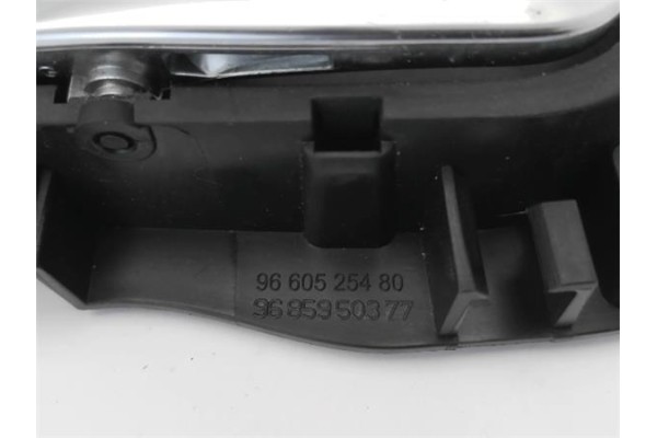 Recambio de manilla int. puerta delantero izquierda para citroen c4 berlina 1.6 exclusive referencia OEM IAM 9143T8 9660525480 