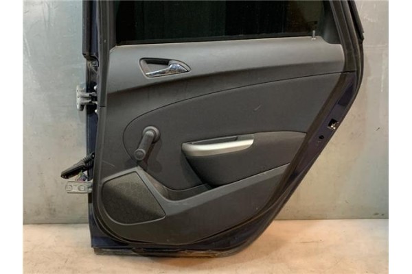 Recambio de puerta trasero derecha para opel astra j 1.7 cdti referencia OEM IAM 124110  