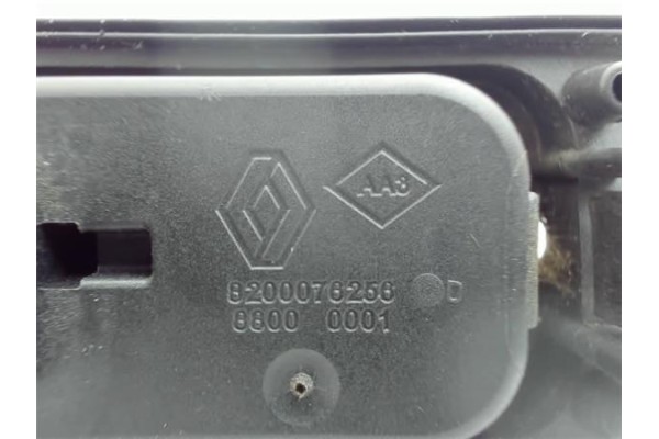 Recambio de maneta exterior porton para renault twingo ii 1.2 authentique referencia OEM IAM 8200078256  