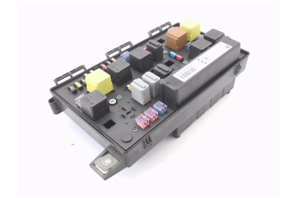 Recambio de caja fusibles/rele para opel astra h gtc 1.9 cdti referencia OEM IAM 13206754HB 5DK00866838 