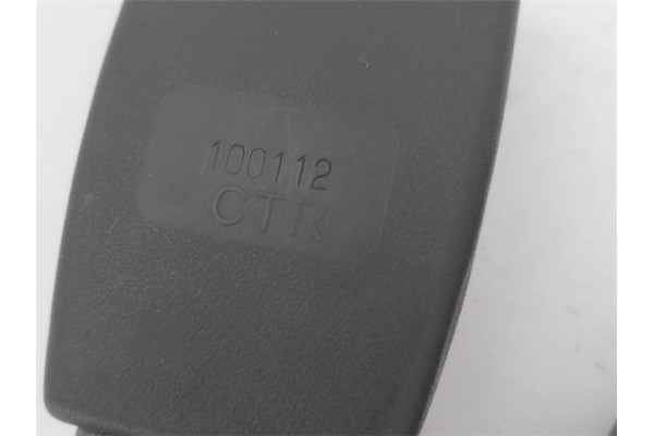 Recambio de anclaje cinturon trasero central para kia rio (jb) 1.4 16v referencia OEM IAM 898101G120XI 100112CTR 