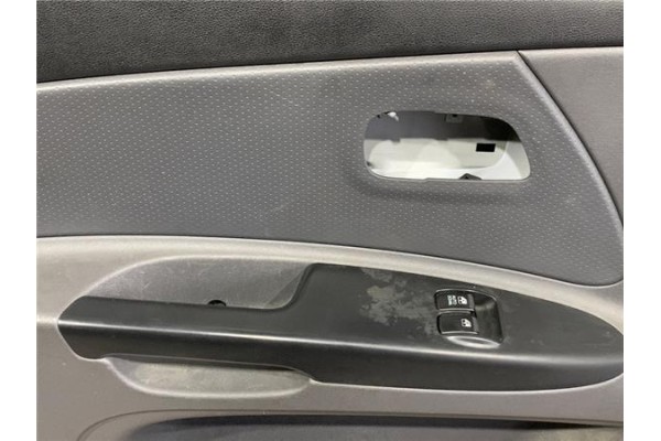 Recambio de puerta delantero izquierda para kia rio (jb) 1.4 16v referencia OEM IAM 760031G010  