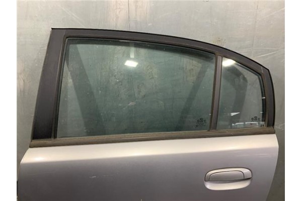 Recambio de puerta trasero izquierda para kia rio (jb) 1.4 16v referencia OEM IAM 770031G210  