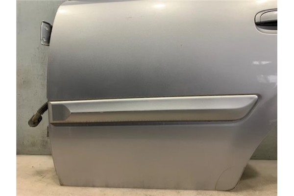 Recambio de puerta trasero izquierda para kia rio (jb) 1.4 16v referencia OEM IAM 770031G210  