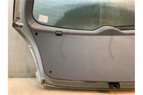Recambio de porton trasero para kia rio (jb) 1.4 16v referencia OEM IAM 737001G320  